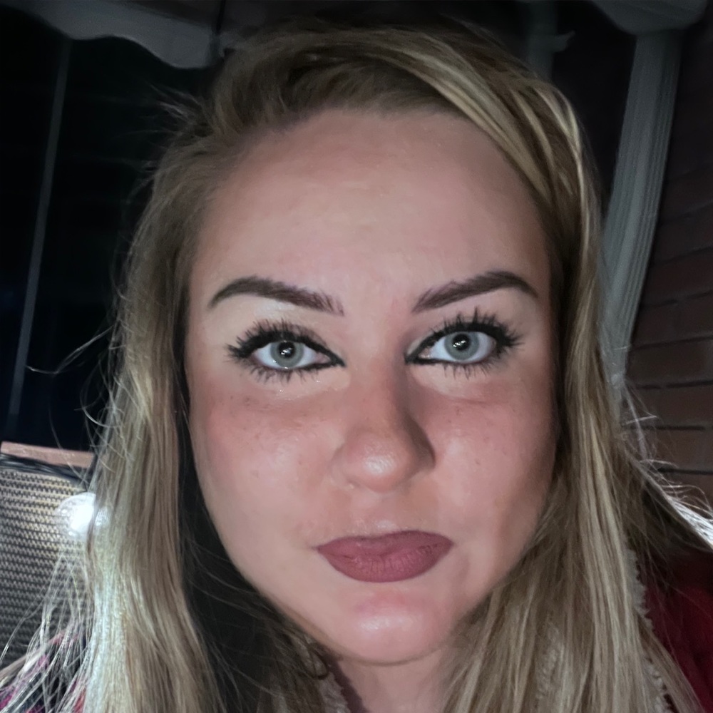 Meet your Posher, Liana